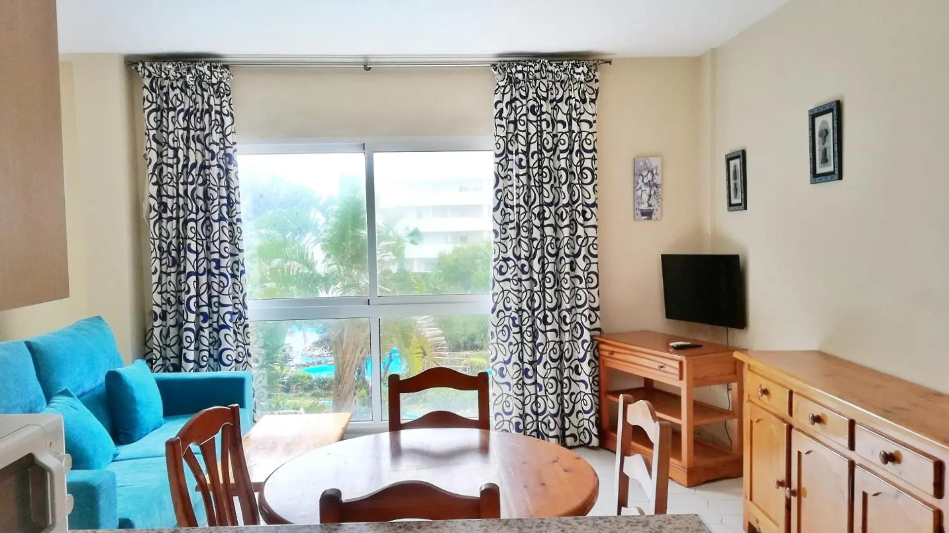 Benal Beach Holidays Benalmádena İspanya